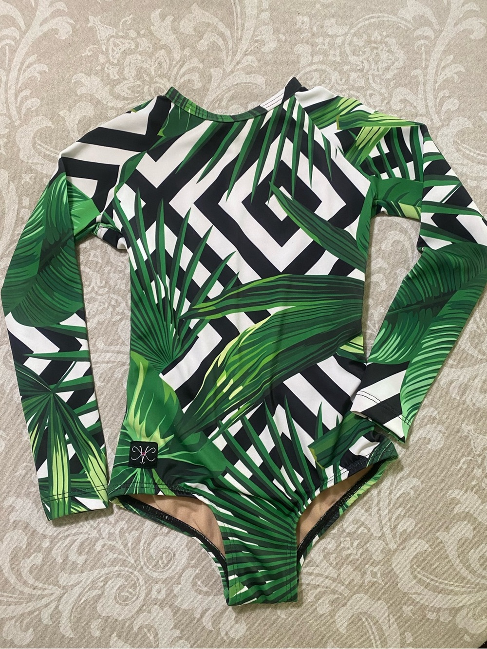 Kandi Kouture CM long sleeve Leo
Dancewear